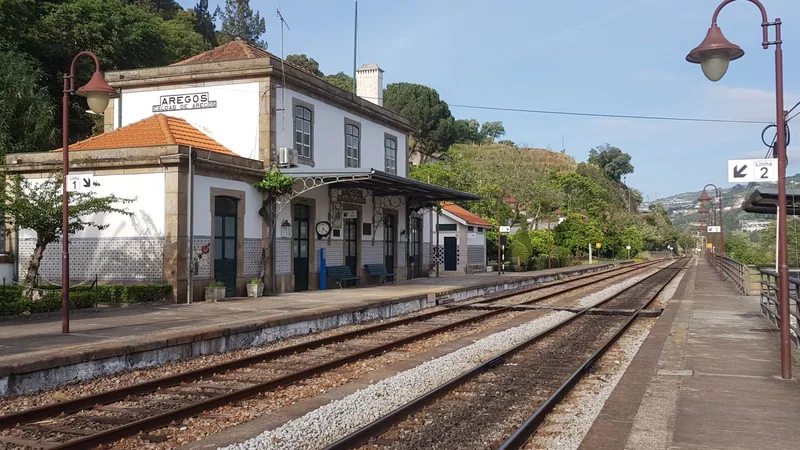 Aregos station building and platforms on the Douro railway line